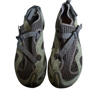 Teva Shoes Mens Outdoor Shoes wet or dry Green and Gray